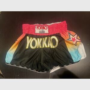 YOKKAO Black CarbonFit Muay Thai Fight Collection shorts Size: XL 32-34 inch